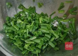 Illustration of how to make green onion pancakes 2