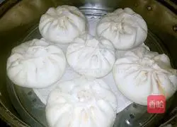 Illustration of how to make bread with bread machine and dough 7