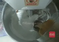 Illustration of how to make flowering steamed buns 1