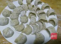 Illustration of how to make mushroom and chicken dumplings 12