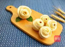 Illustration of how to make rose steamed buns 18