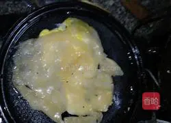 Illustration of how to make hand cakes 3