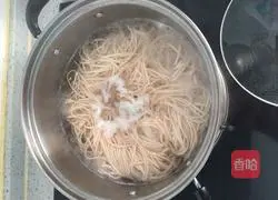 Illustration of how to make scallion oil noodles 6