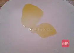 Illustration of how to make crispy scallion pancakes 7