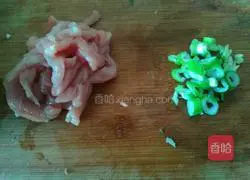 Illustration of how to make fried cabbage pancakes 2