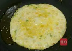 Illustration of how to make scallion pancake 11