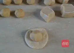 Illustration of how to make rose flower cake 4