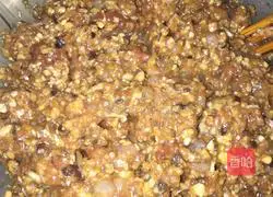 Illustration of how to make vegetable and meat buns 2