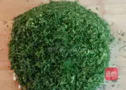 Illustration of how to make pork and fennel dumplings 3