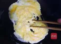 Vegetable and Egg Fried Rice Recipe Illustration 3