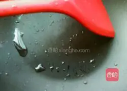 Illustration of how to make shredded potato pancakes 4