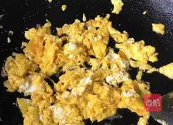 Illustration of how to make egg fried rice 6