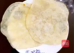 Illustration of how to make soft pancake rolls 9