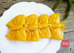 Illustration of how to make butterfly steamed buns 12