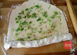 Illustration of how to make scallion pancakes (scallion pancakes) 9