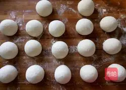 Illustration of how to make white flour steamed buns 4