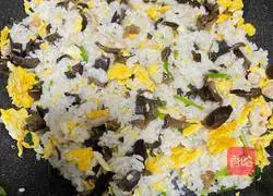 How to make egg and fungus fried rice Illustration 8