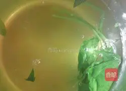 Illustration of how to make delicious spinach and celery dumplings 4