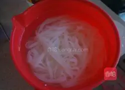 Illustration of how to make fried noodles 1