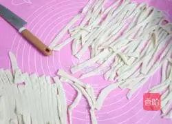 Illustration of how to make cherry tomato noodles 10