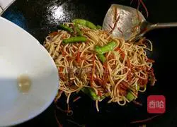 Illustration of how to make colorful fried noodles 9