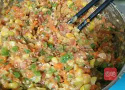 Illustration of how to make pork corn dumplings 11