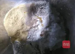 Illustration of how to make cornmeal steamed buns 1