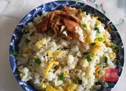 Illustration of how to make egg fried rice 10