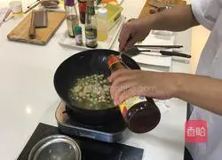 Fujian seafood fried rice recipe illustration 9