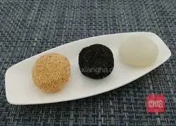 Illustration of three-color glutinous rice balls 4