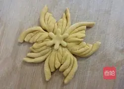 Illustration of how to make pumpkin and chrysanthemum steamed buns 14