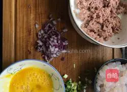 Tuna, Shrimp, Egg Fried Rice Recipe Illustration 2