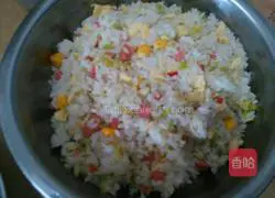 Colored Egg Fried Rice Recipe Illustration 4