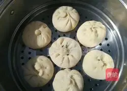  Illustration of how to make leek and egg buns 8