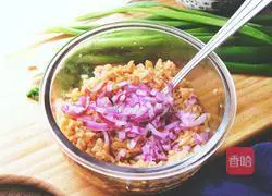 Illustration of how to make spicy soy sauce fried rice/bibimbap in ten minutes without oil.