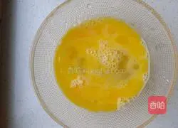 Illustration of how to make egg fried rice 1