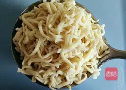  Illustration of how to make fried noodles with oyster sauce 4