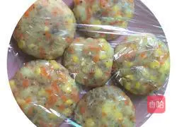 Illustration of how to make potato pancakes with mixed vegetables and meat 9