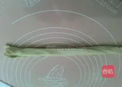 Illustration of how to make flying cake skin 12