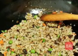 Illustration of how to make fried rice with mushroom sauce 4