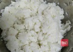 Illustration of how to make fried rice with mushrooms and eggs 1