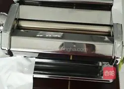 Press the dough manually Illustration of how to make homemade pumpkin noodles 2