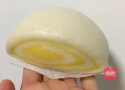 Illustration of two-color steamed buns 11