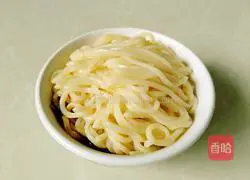 Illustration of how to make noodles with sauce 8