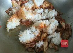 Illustration of how to make spicy cabbage fried rice 4