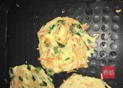 Illustration of how to make vegetable pancakes 12