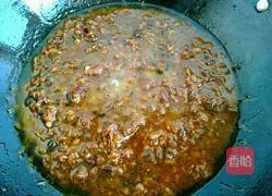 Illustration of how to make beef sauce noodles 13