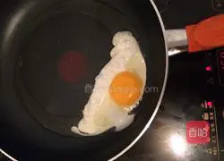 Simple and convenient sandwich making illustration 4