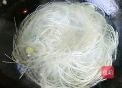 Illustration of how to make vegetable noodles 4