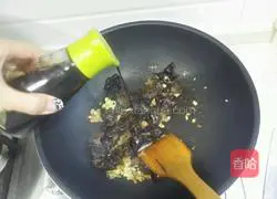 Illustration of how to make pork wontons 15